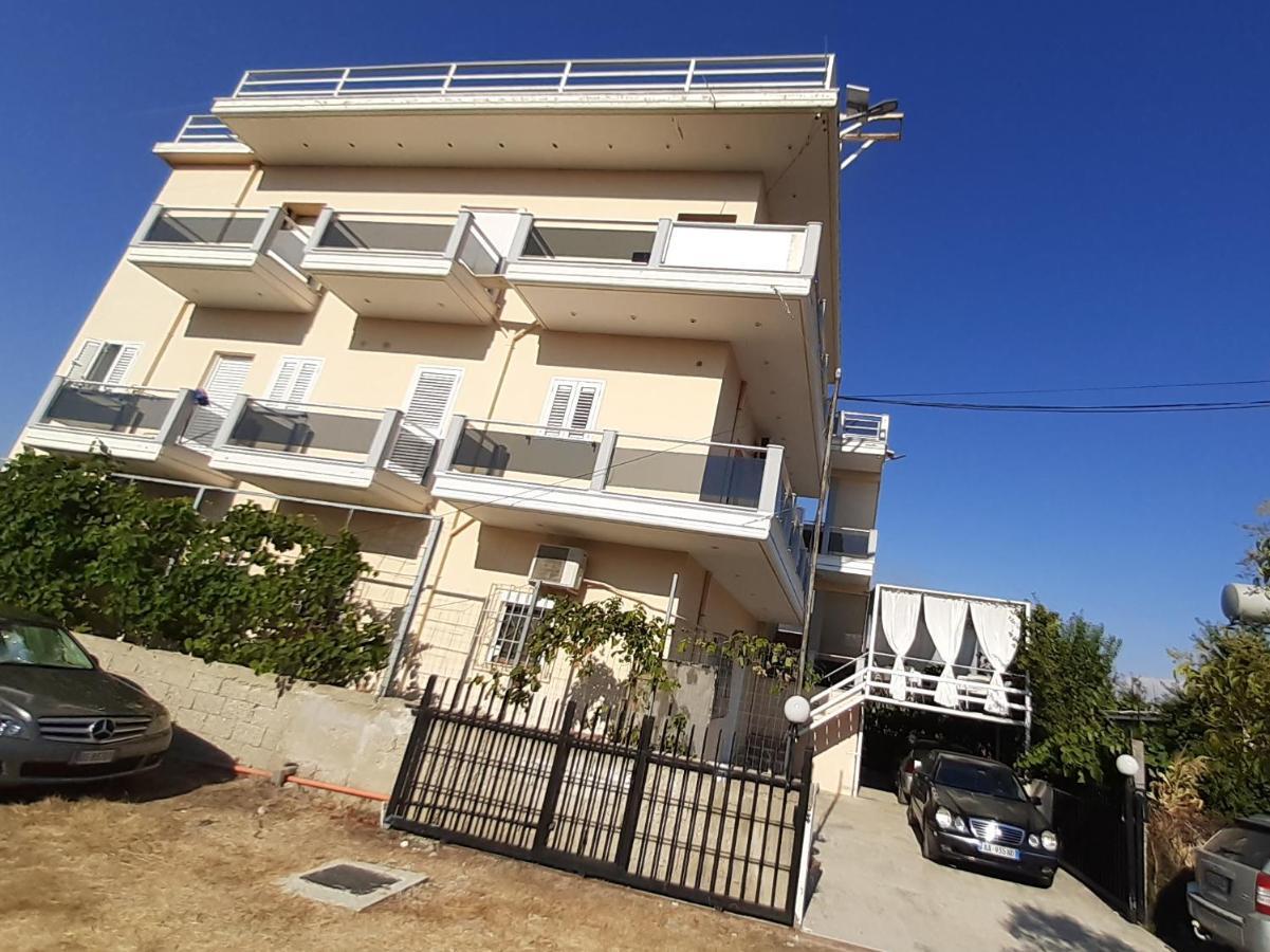 Collaku Apartment'S Vlorë Екстериор снимка