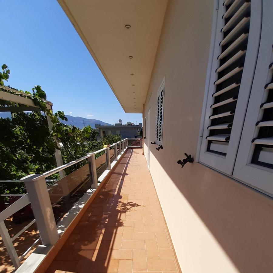 Collaku Apartment'S Vlorë Екстериор снимка