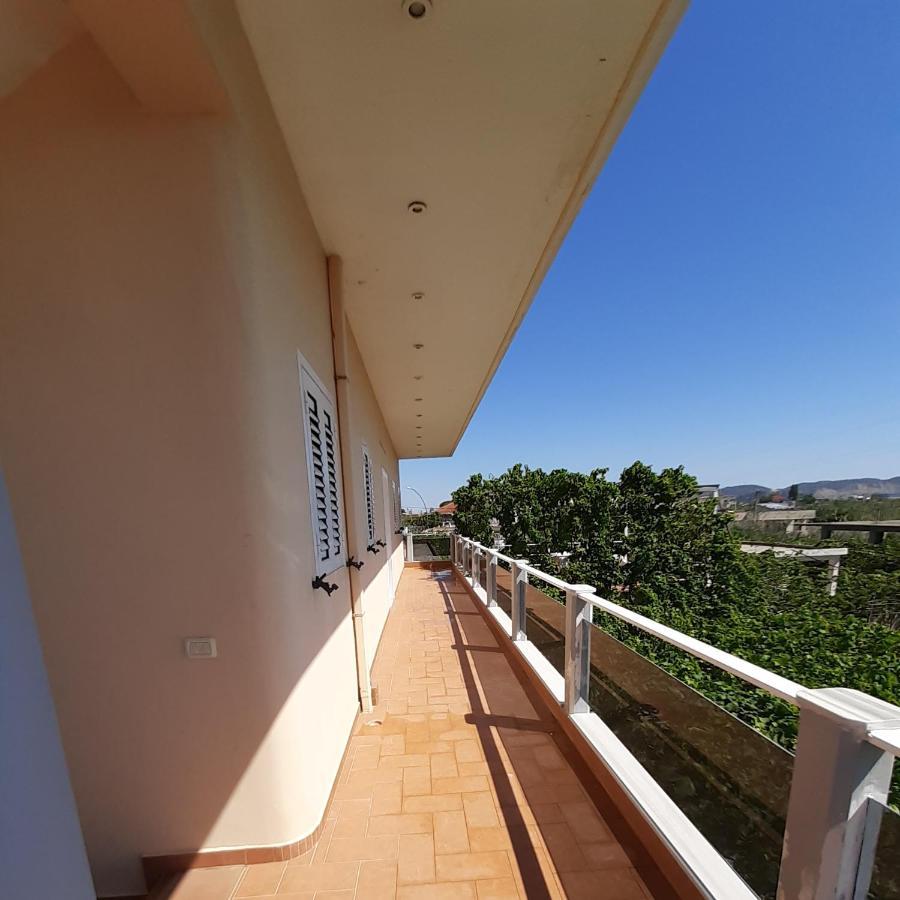 Collaku Apartment'S Vlorë Екстериор снимка
