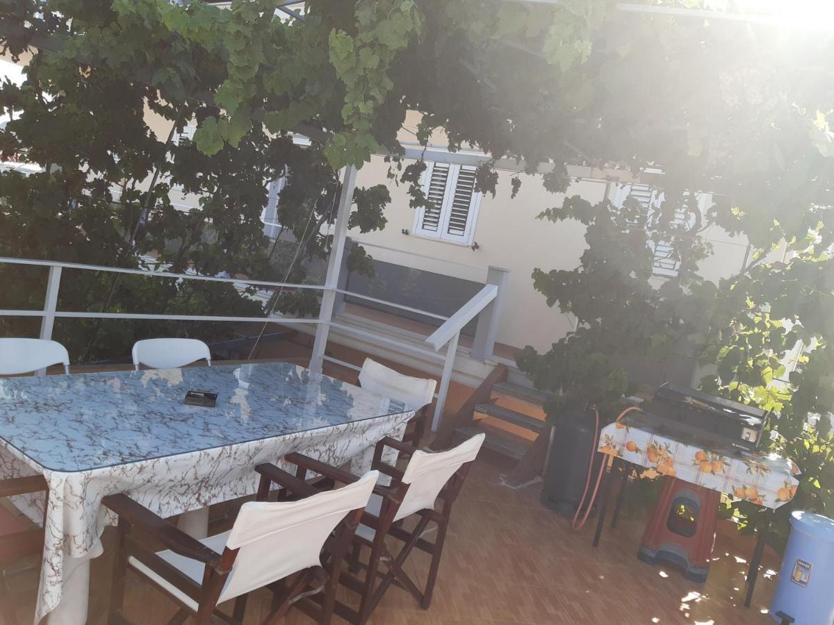 Collaku Apartment'S Vlorë Екстериор снимка