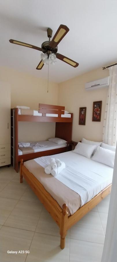 Collaku Apartment'S Vlorë Екстериор снимка