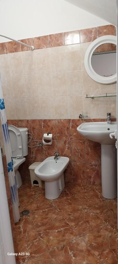 Collaku Apartment'S Vlorë Екстериор снимка