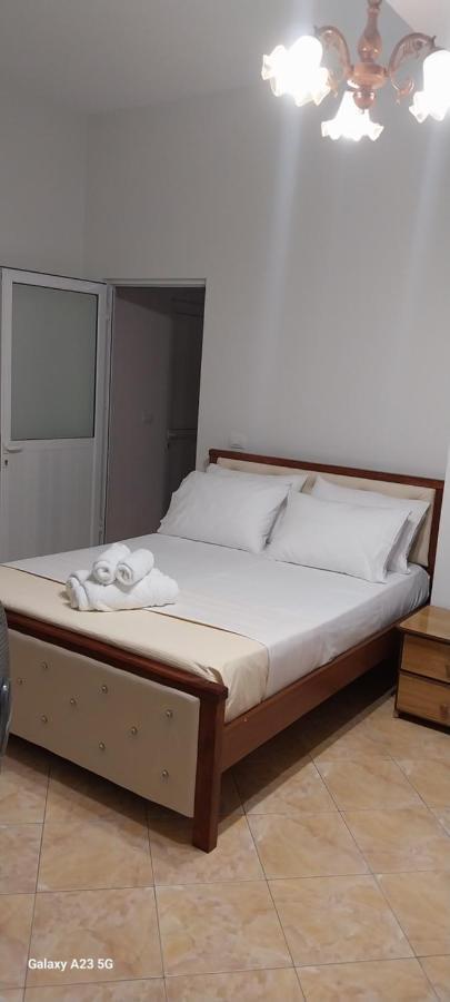 Collaku Apartment'S Vlorë Екстериор снимка