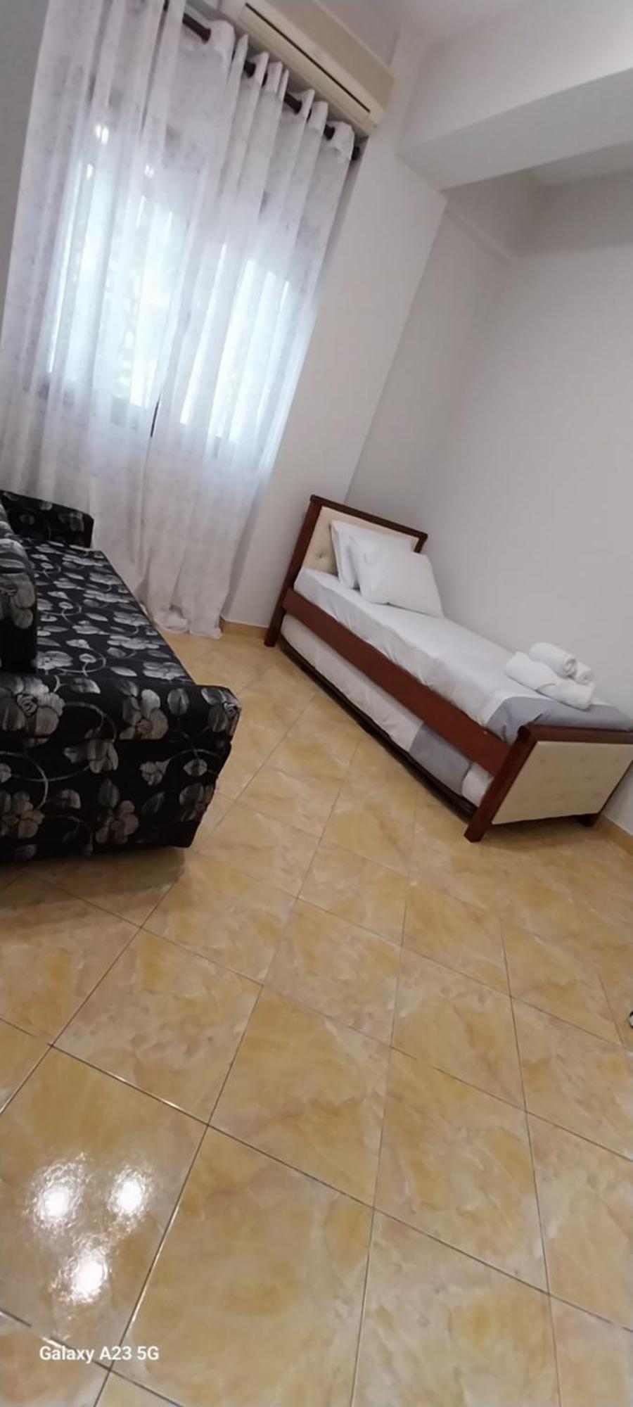 Collaku Apartment'S Vlorë Екстериор снимка