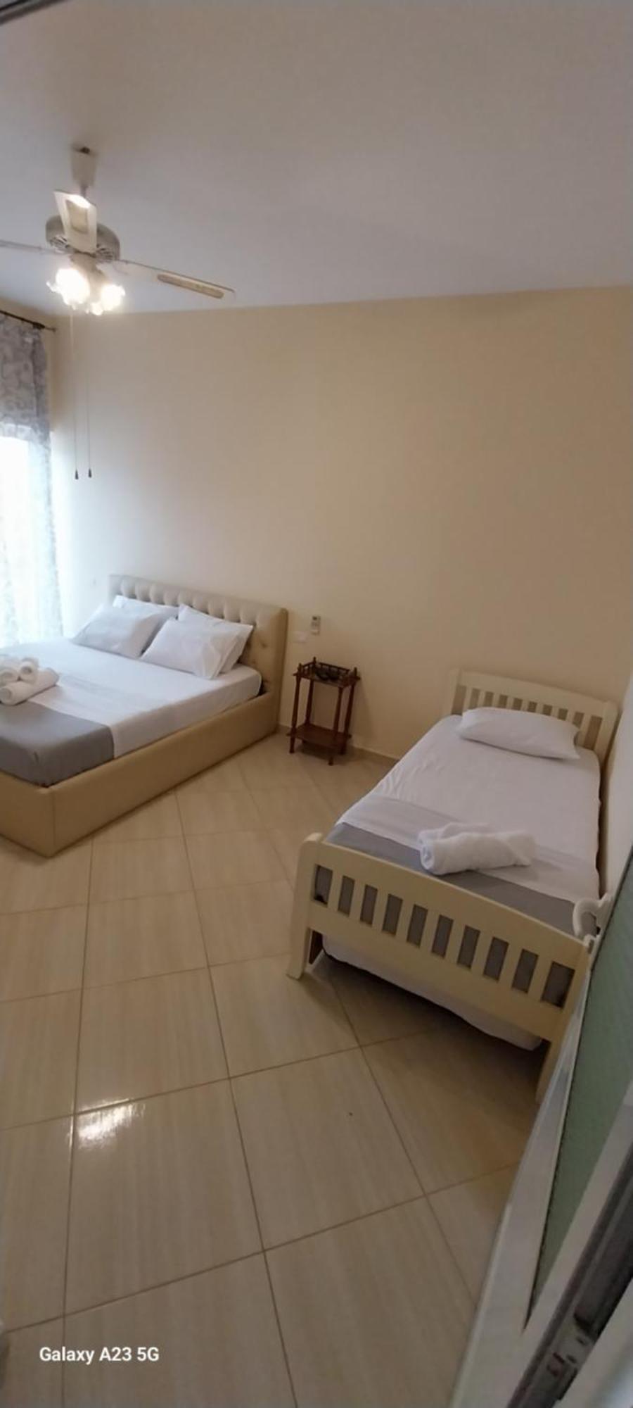 Collaku Apartment'S Vlorë Екстериор снимка