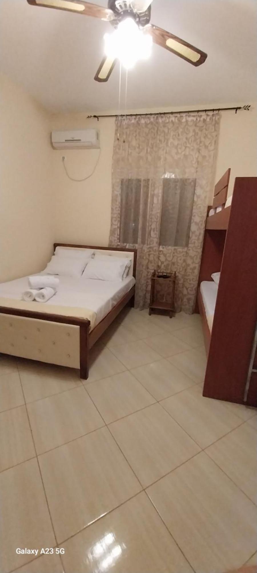 Collaku Apartment'S Vlorë Екстериор снимка